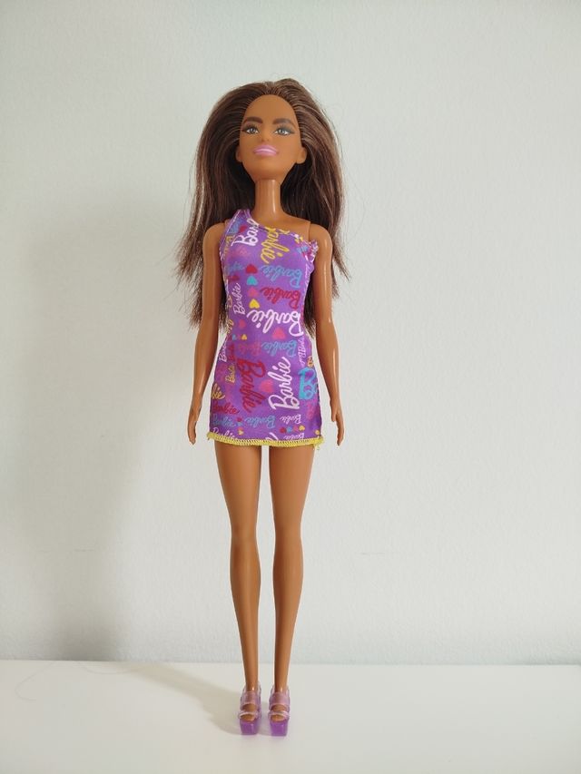 Barbie Lalka w sukience HGM57