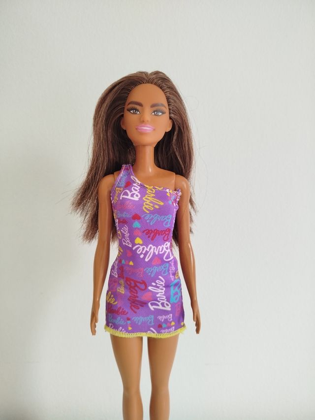 Barbie Lalka w sukience HGM57