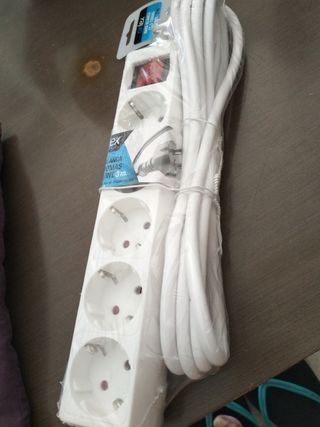 Base blanca TT.5 tomas cable/int. 3m