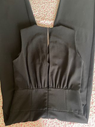 Mono negro elegante
