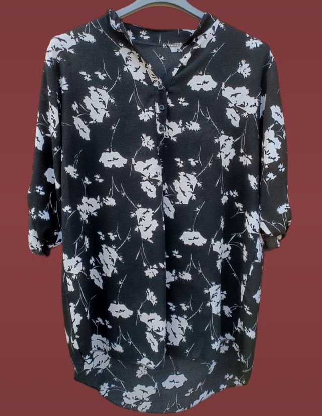 Camicetta con fiori 🪼