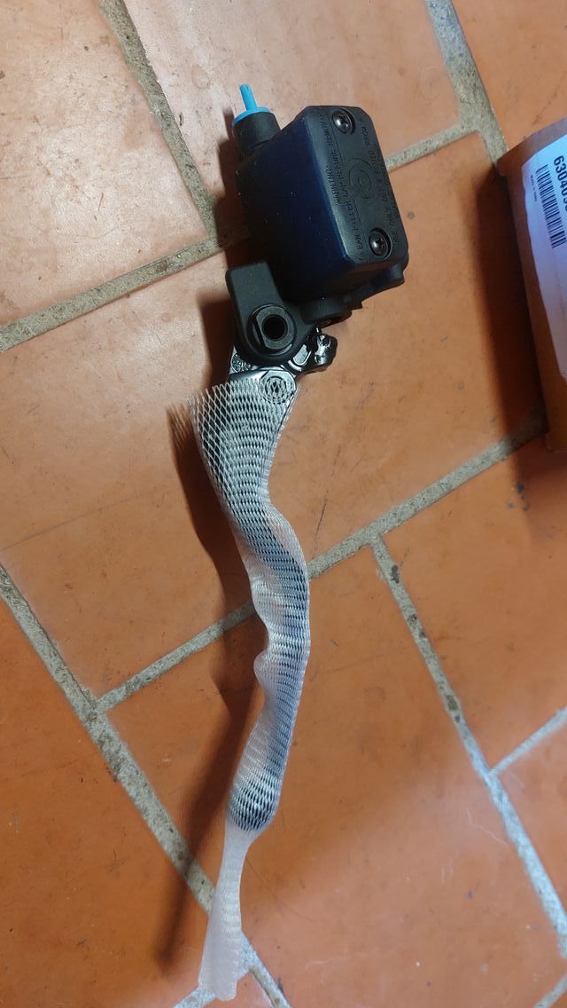 bomba embrague ducati