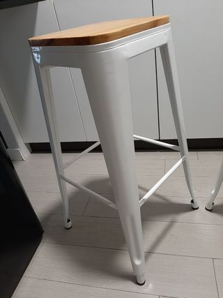 Pack-2 Taburetes metalicos con asiento en madera