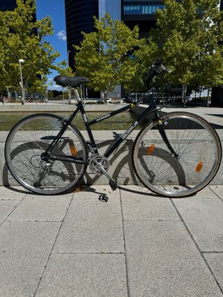 Bicicleta carretera y campo (hibrida)
