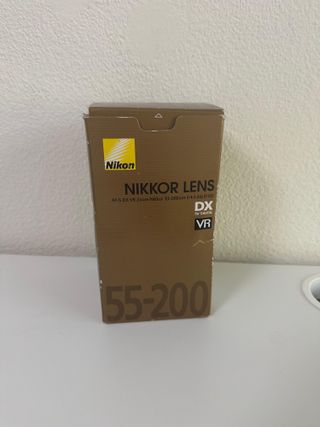 Objetivo Nikon Nikkor 55-200mm prácticamente nuevo