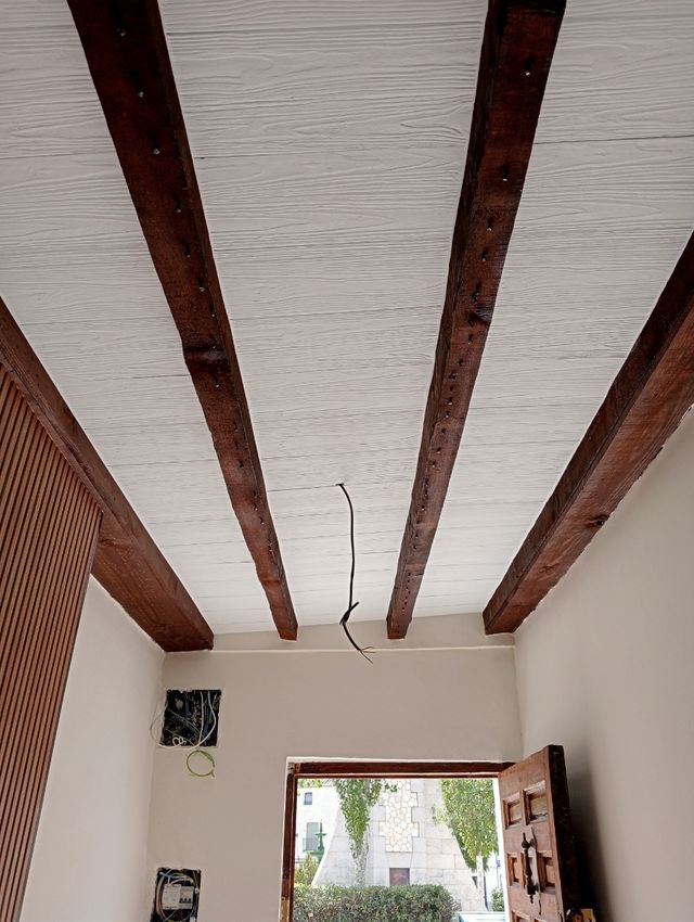 Vigas imitación madera