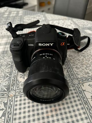 Cámara Réflex Sony a200