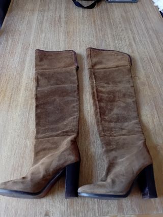 N 36 Botas altas piel tacón 