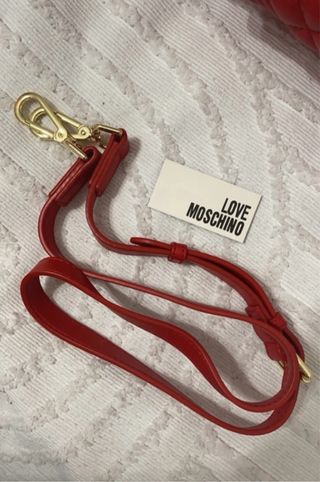 Borsa a braccio rossa di Moschino