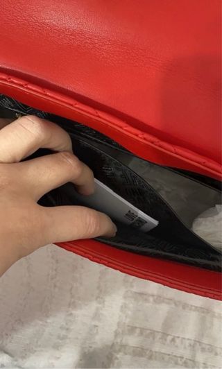 Borsa a braccio rossa di Moschino