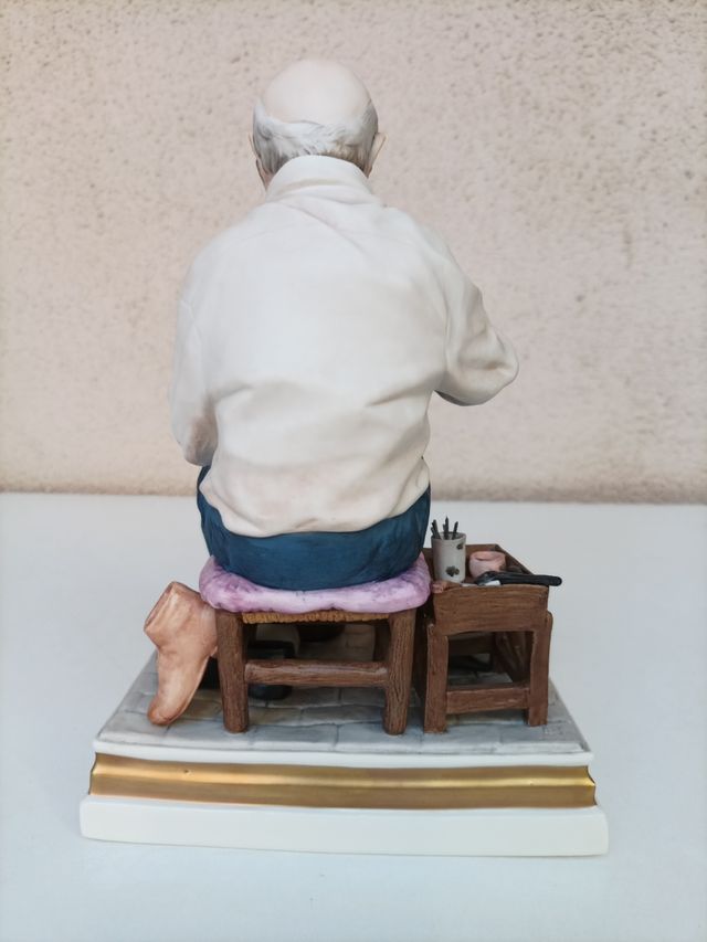 ALGORA: Serie Oficios Populares-Zapatero