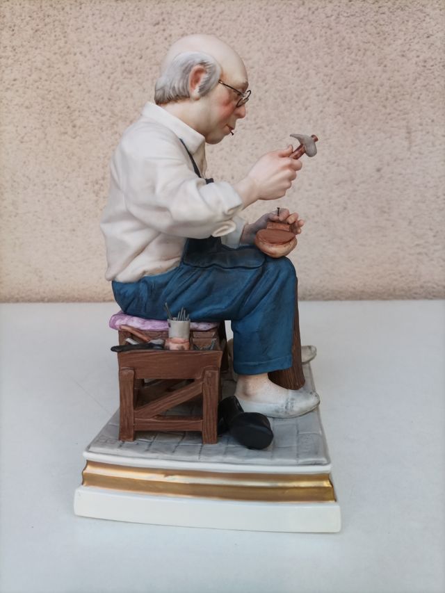 ALGORA: Serie Oficios Populares-Zapatero