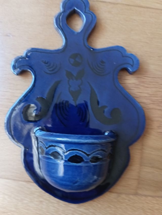 Aguabenditera ,pila agua bendita