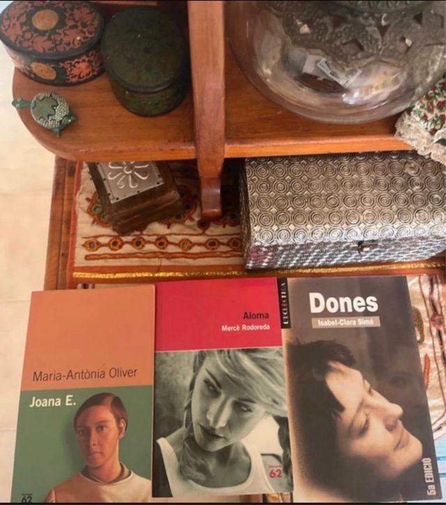 Tres libros  valenciano