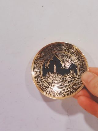 Antiguo plato latón miniatura Toledo pintado mano
