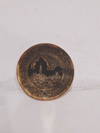 Antiguo plato latón miniatura Toledo pintado mano