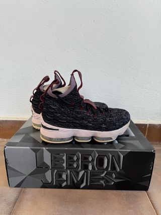 Zapatos de baloncesto Nike Lebron XV talla 38.5