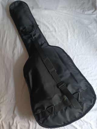 Guitarra Alhambra + Funda + Afinador + Metrónomo