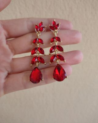 Pendientes rojos y dorados cristalitos