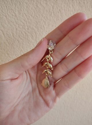 Pendientes rojos y dorados cristalitos