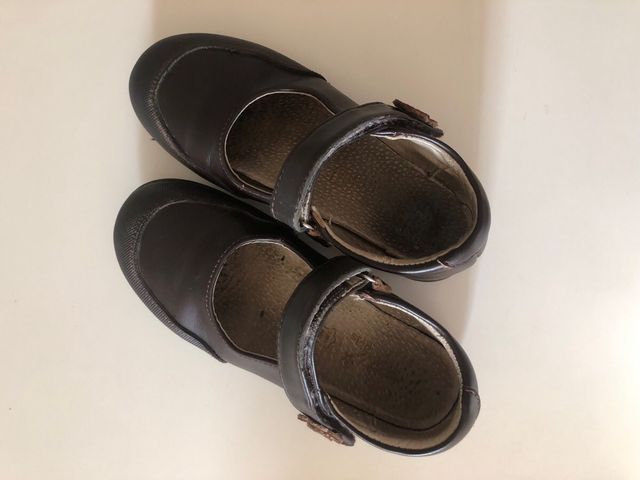 Zapatos marrones de colegio