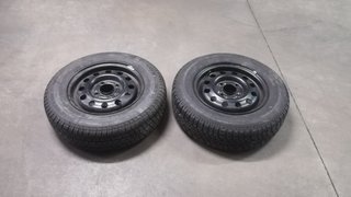 Ruedas con calzos nuevos
