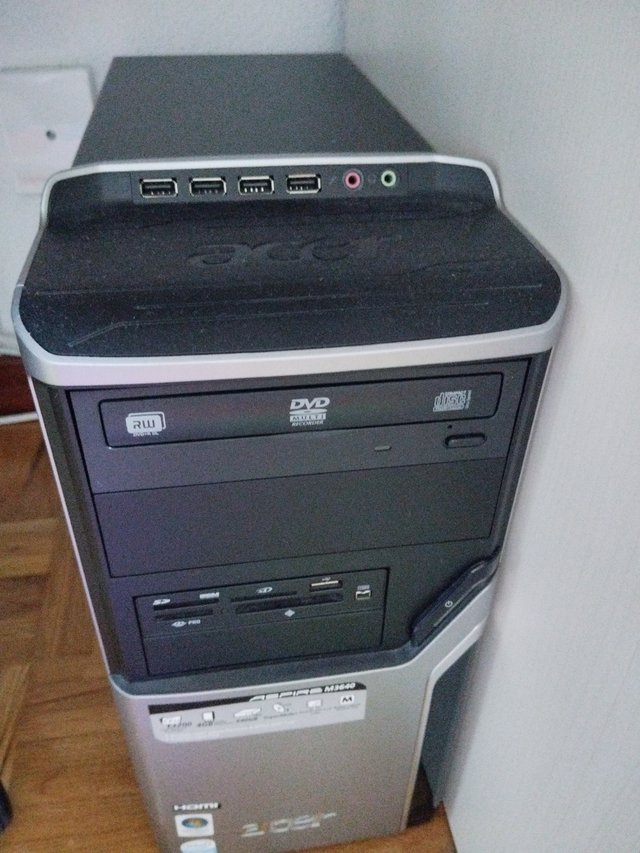 Ordenador Acer, pantalla, altavoces