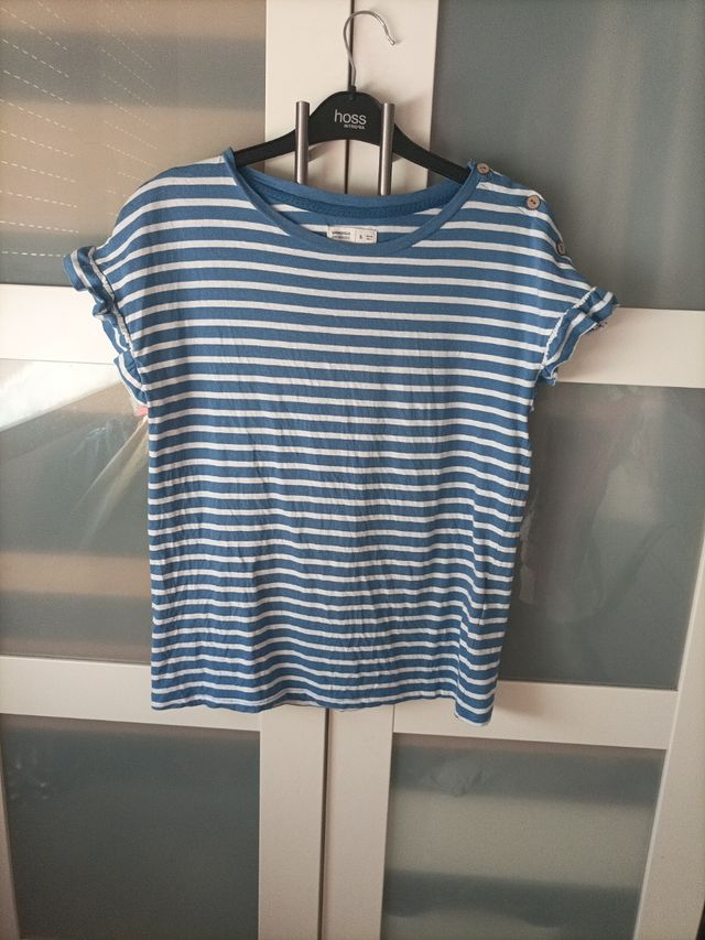 Camiseta de rayas con volantes