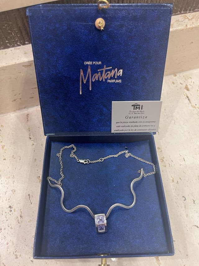 Collar del diseñador Claude Montana