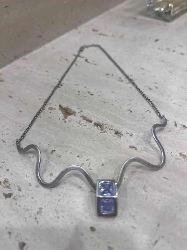 Collar del diseñador Claude Montana