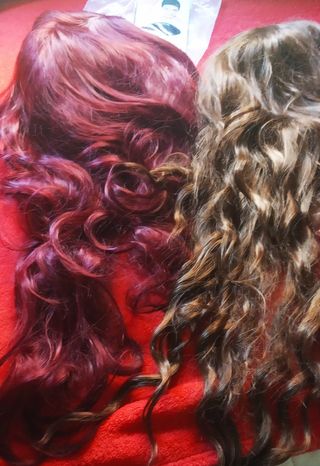Pelucas varias (desde 15 a 25 euros).