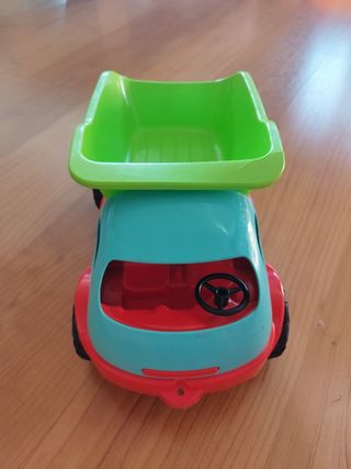 Camión remolque de juguete