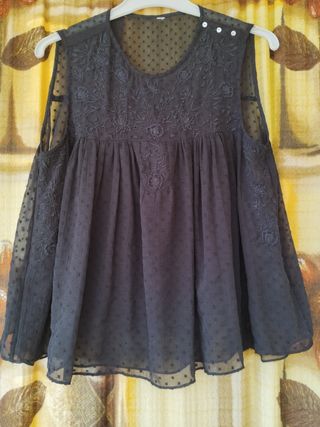 Blusa top bordado Zara