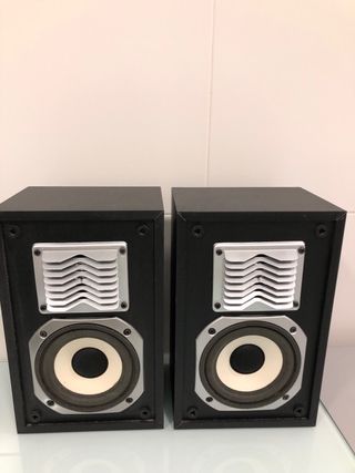 Dos altavoces estudio SLEIG