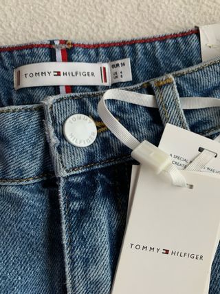 Falda vaquera de Tommy Hilfiger