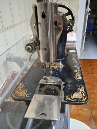 Máquina coser antigua