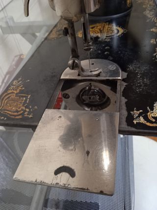 Máquina coser antigua