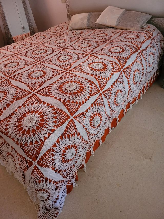 Colcha antigua de ganchillo