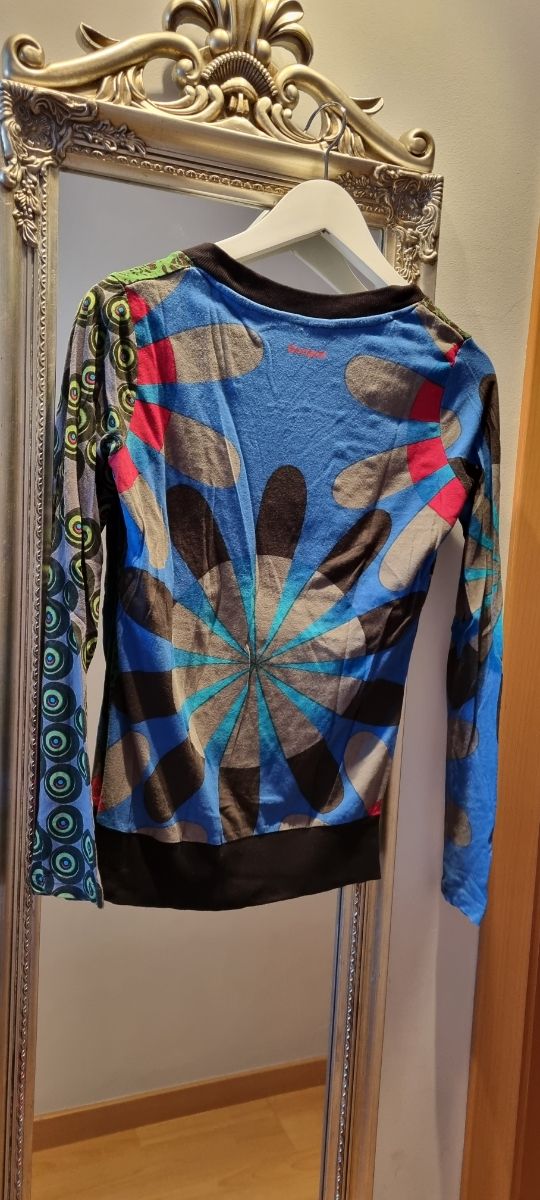Camiseta manga larga Desigual. Talla S