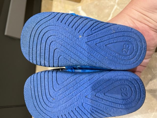 Zapatillas casa, t 23