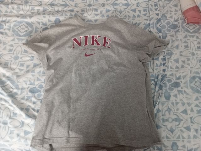 Camiseta gris nike