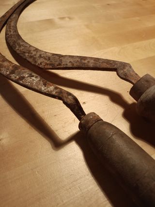 Hoz antigua, precio las 2 unidades