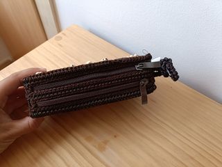 Cartera cuentas de coco y semilla