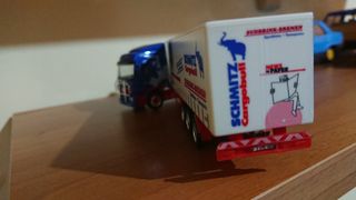 Modellino camion Mercedes Benz 1:87