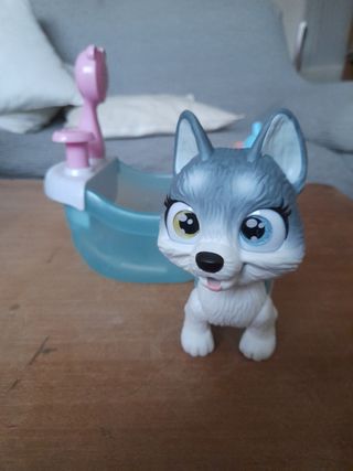 Perro Husky de juguete con bañera y acesorios