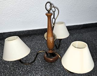 LAMPARA DE MADERA DORMITORIO Y DOS DE MESA A JUEGO