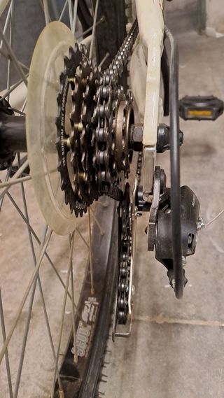 Bicicleta junior (ruedas de 24')