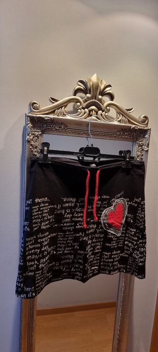 Falda corta Desigual