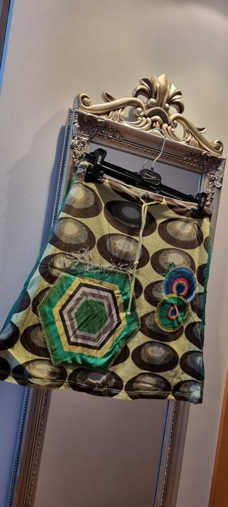 Falda corta Desigual