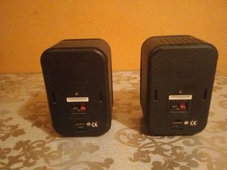 Altavoces JBL control one